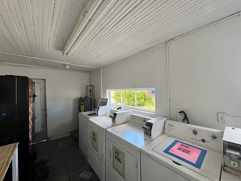 200 Park Ave #6 — Photo 9