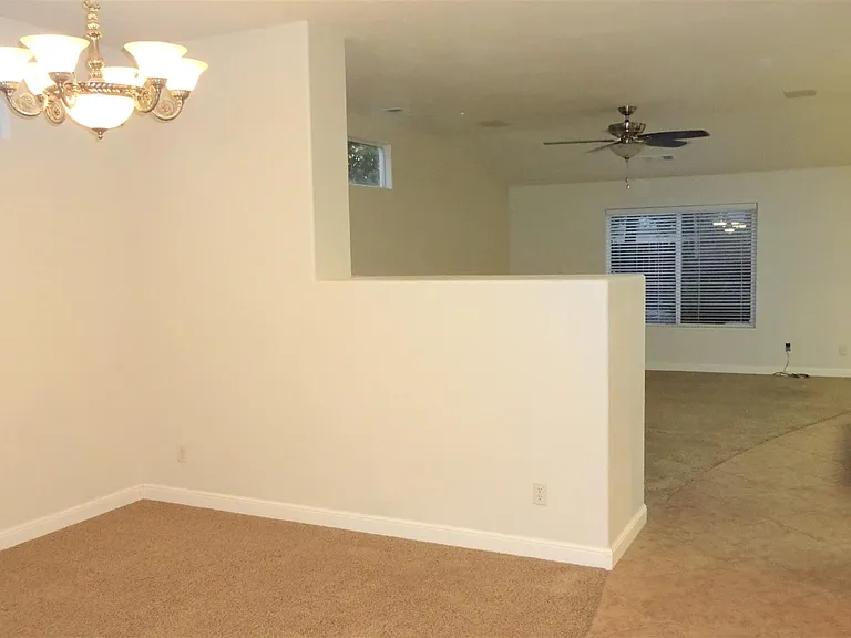 2604 E Christopher Dr — Photo 3