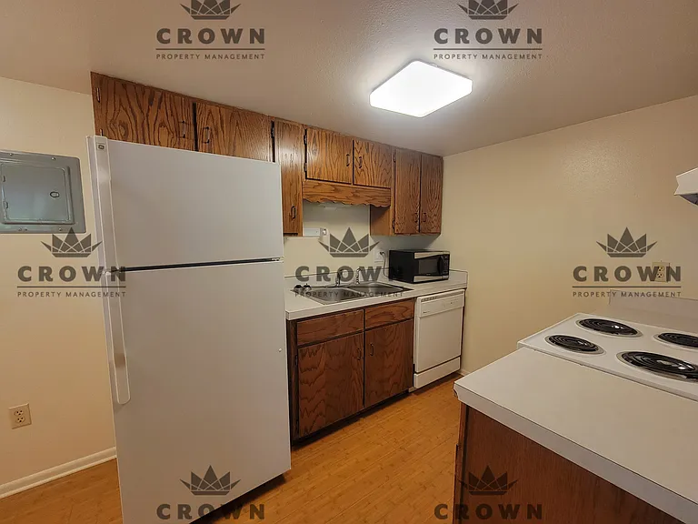 1502 Trent Ct #5 — Photo 3