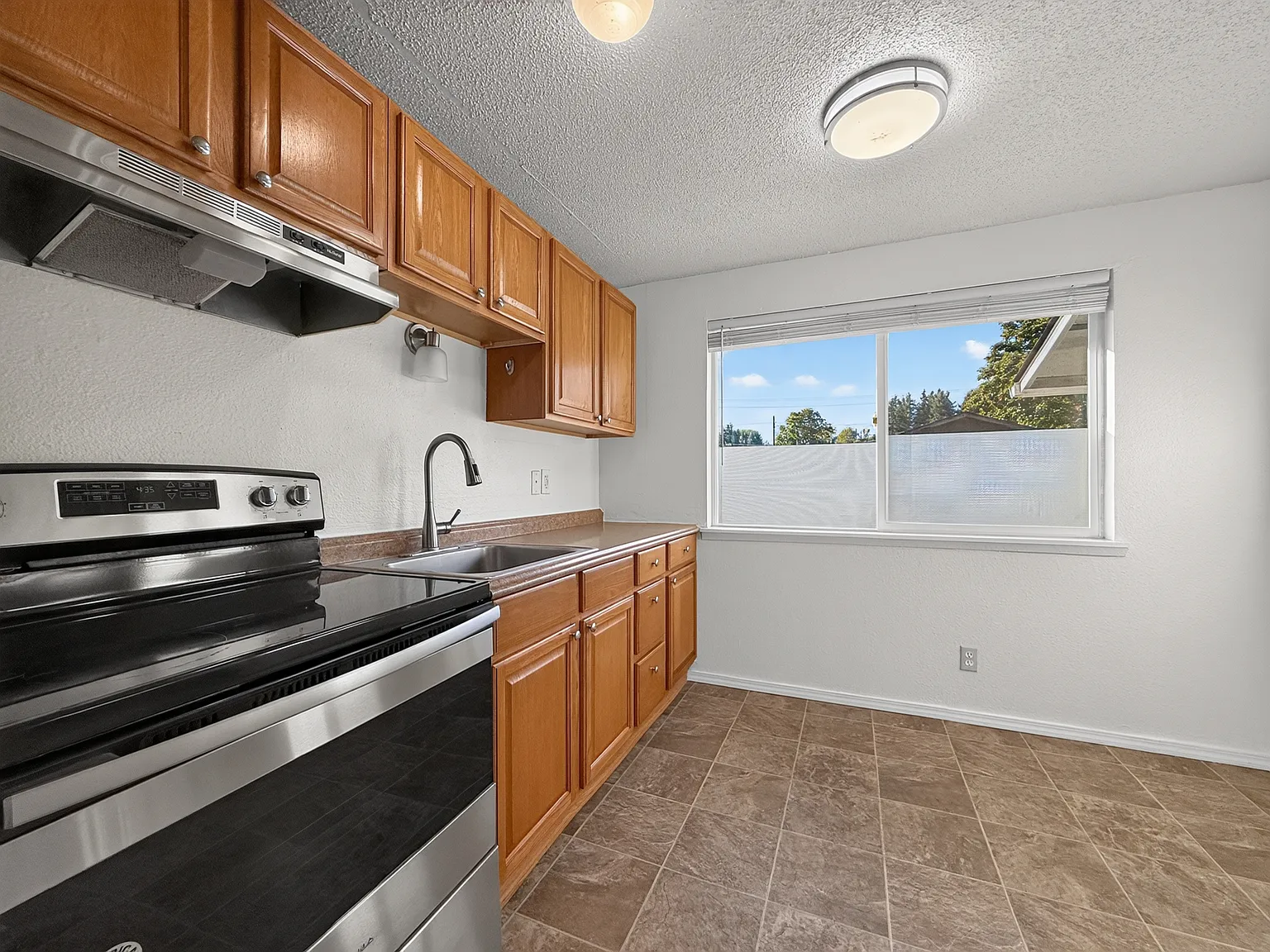 748 Old Pacific Highway SE, Olympia - A — Photo 3