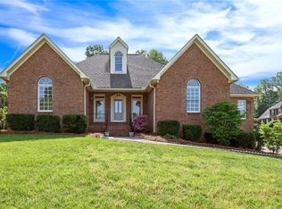 2100 Hollinswood Ct, Winston Salem, NC 27103