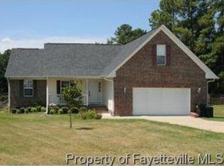 31 Carteret Ct, Spring Lake, NC 28390