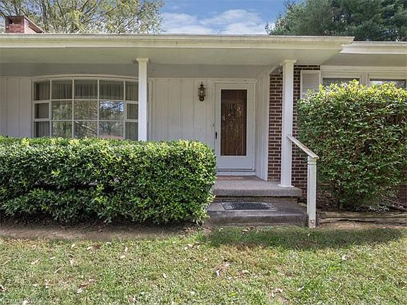 2nd image of 254 Allenwood Cir #10