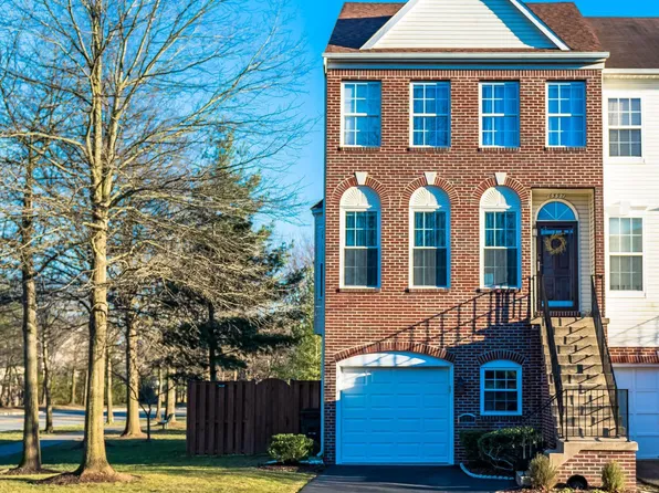6597 Patent Parish Ln, Alexandria, VA 22315