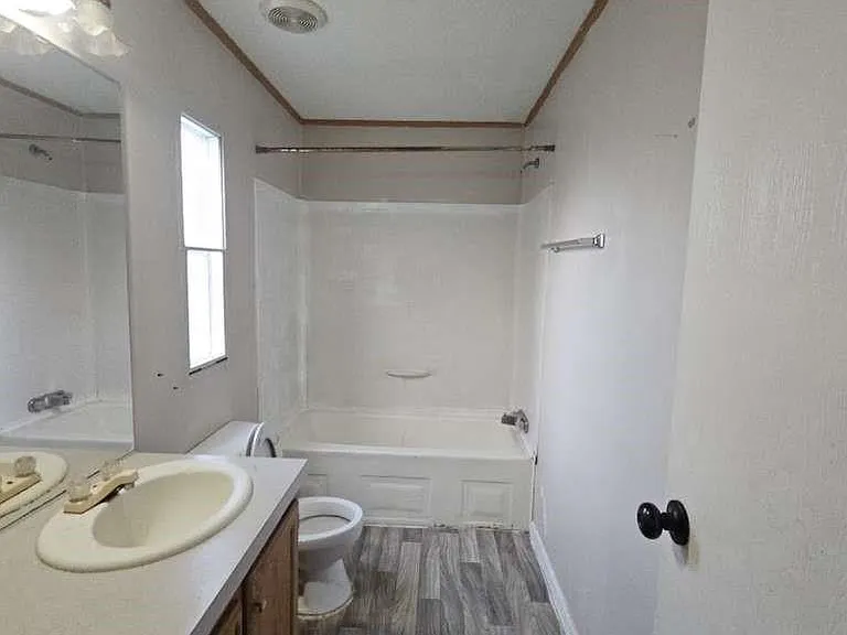 11919 Kingslake Forest Dr — Photo 8