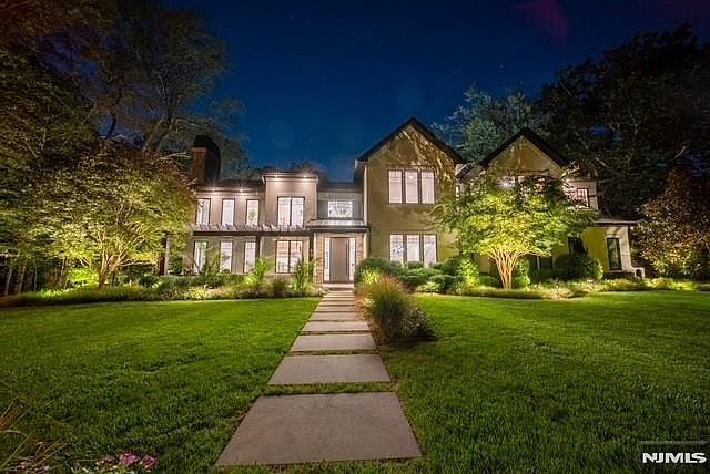 1st image of 60 Anderson Ave