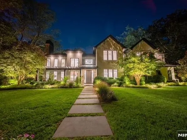 60 Anderson Ave, Closter, NJ 07624