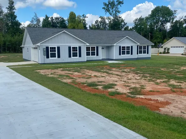 4658 Sheffield Dr, Marianna, FL 32446