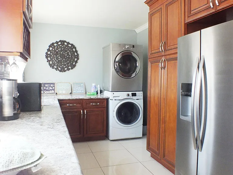 214 W Glendon Way #A — Photo 12