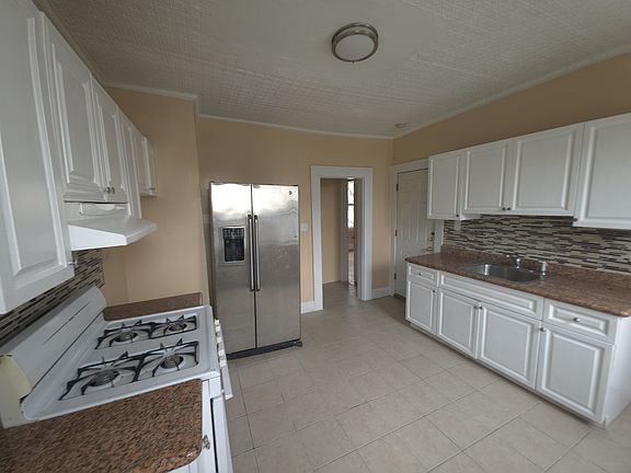 4th image of 324-326 Lenox Ave #326-B
