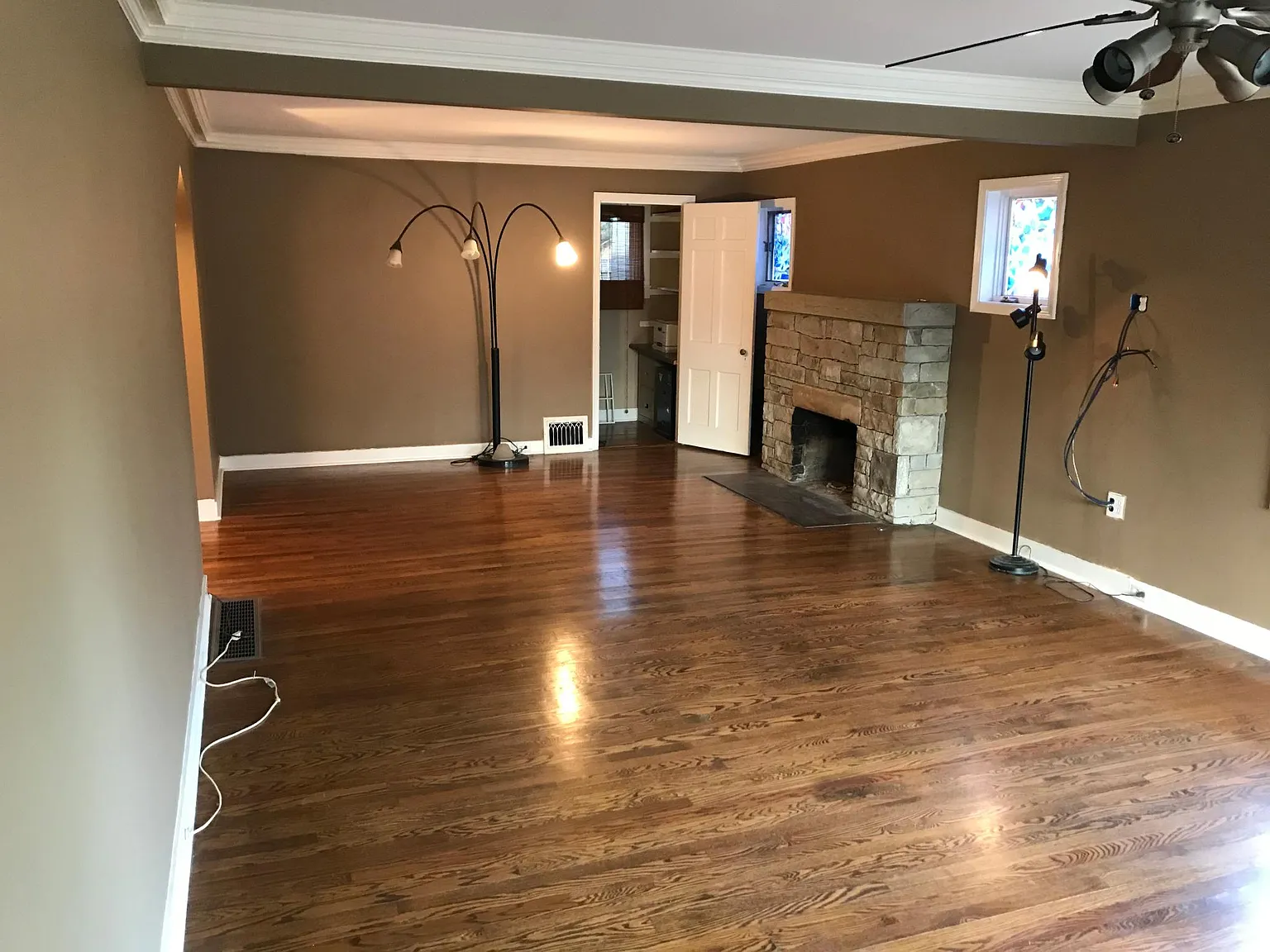 8510 Switzer Rd — Photo 2