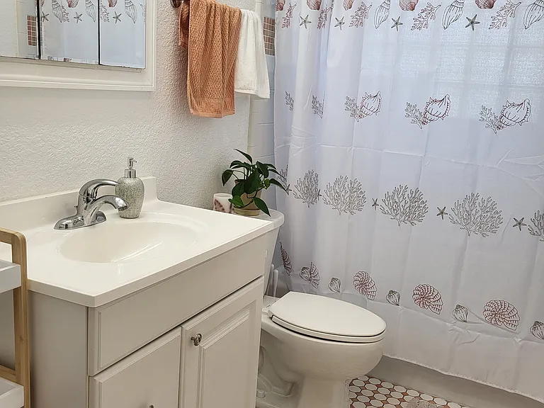 2501 Hydrangea St #1 — Photo 11