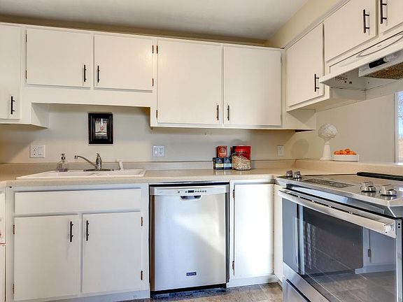 4th image of 802 Seal St