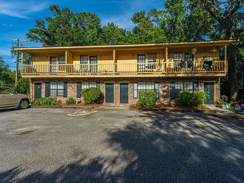 2nd image of 252 Fleming Rd #4