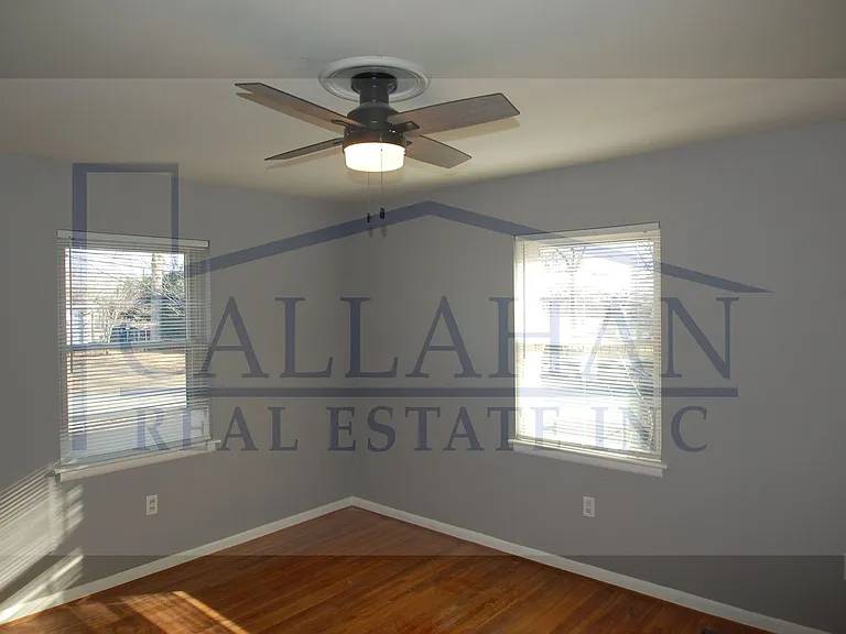 401 Country Club Rd — Photo 6