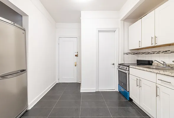 Rented by Compass | media 7