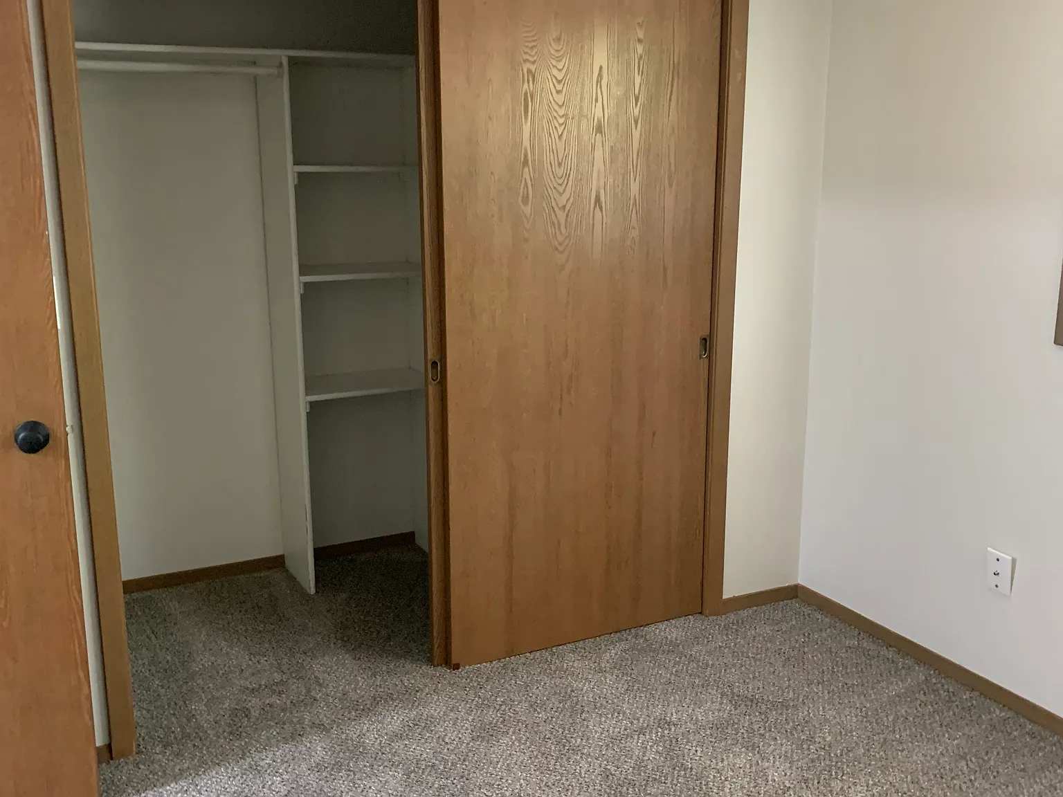 2 bed, 860 sqft, $1,050 — Photo 3