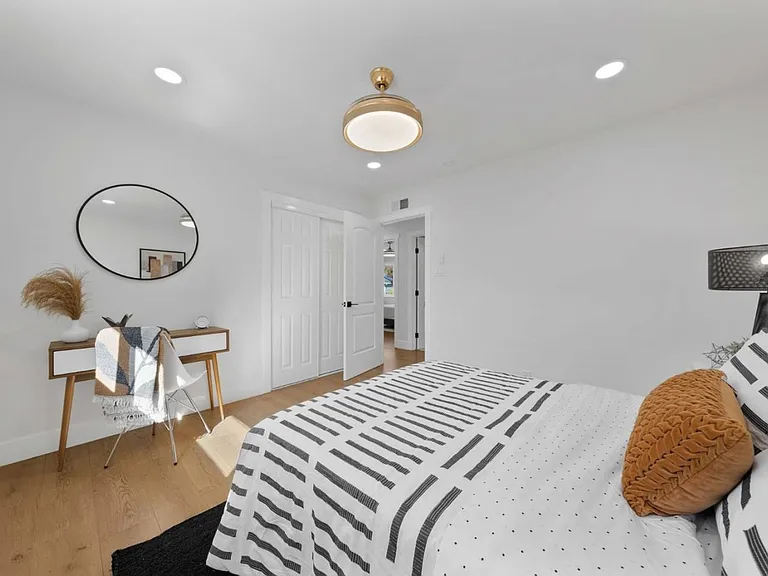 3905 Stanford Way — Photo 10