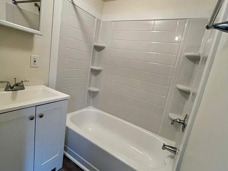 284-286 Pleasant St #1F — Photo 4