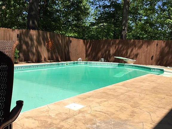 3rd image of 8 Mountain Brook Ct