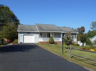 183 Pine St, Appomattox, VA 24522