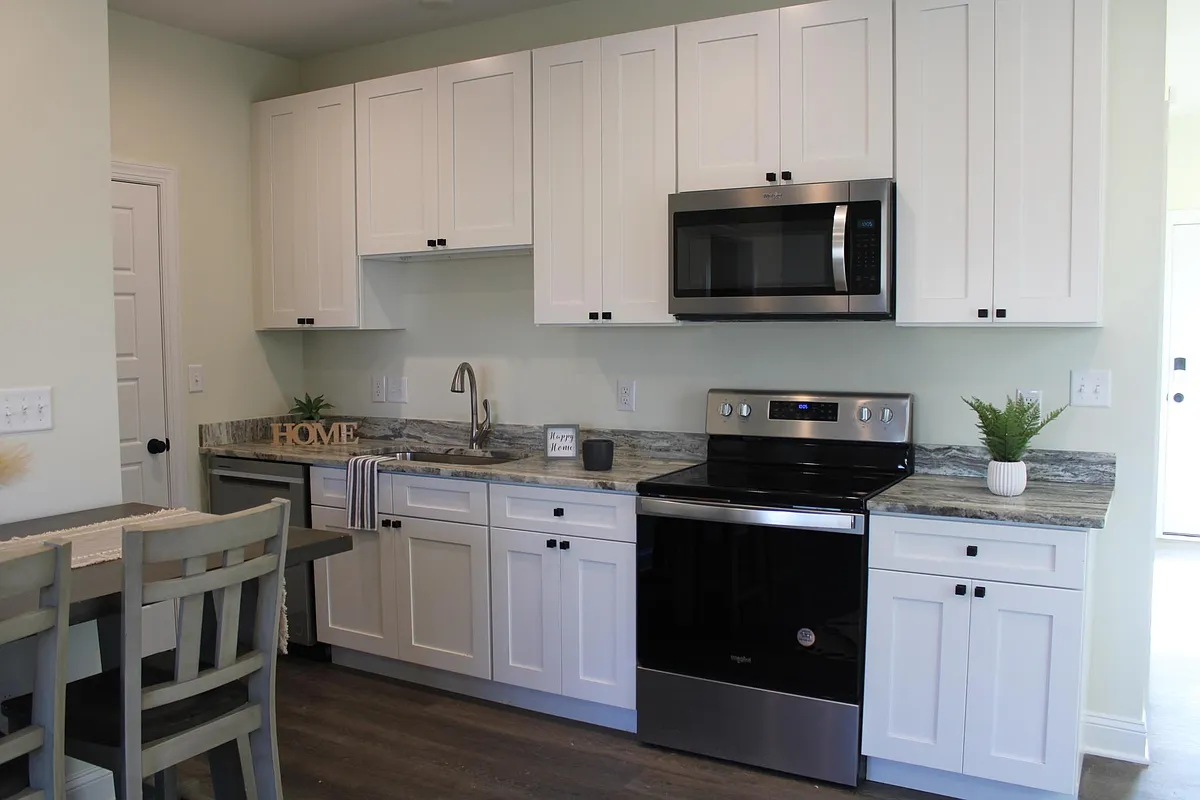 Building Photo - 360 Dinwiddie Ave #360