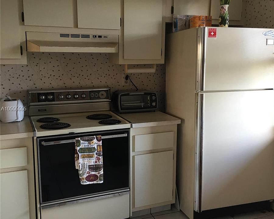 2nd image of 10101 Sunrise Lakes Blvd APT 309