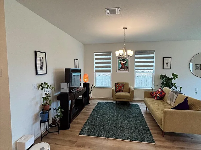 8013 Philbrook Dr — Photo 15