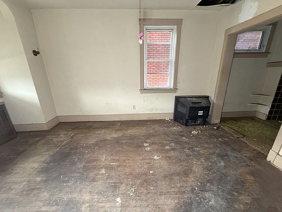 5th image of 3137 Landis St