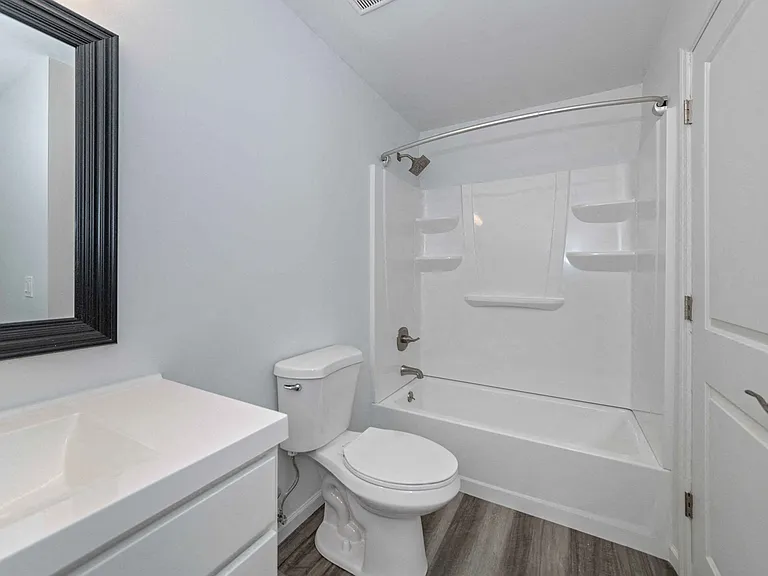 Ivy Hills Living Spaces — Photo 103