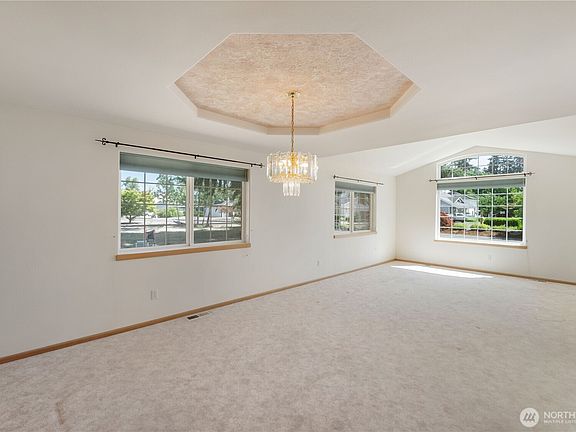 4th image of 15629 92nd Way SE