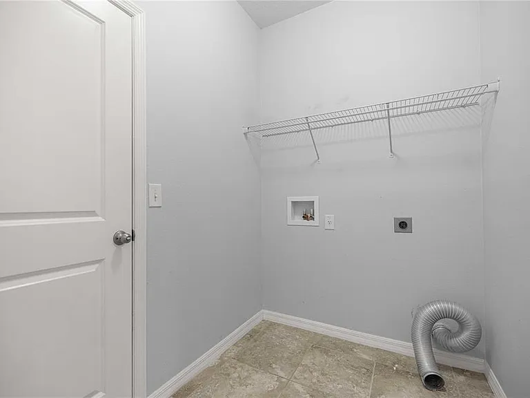 5649 SW 50th Ave — Photo 21