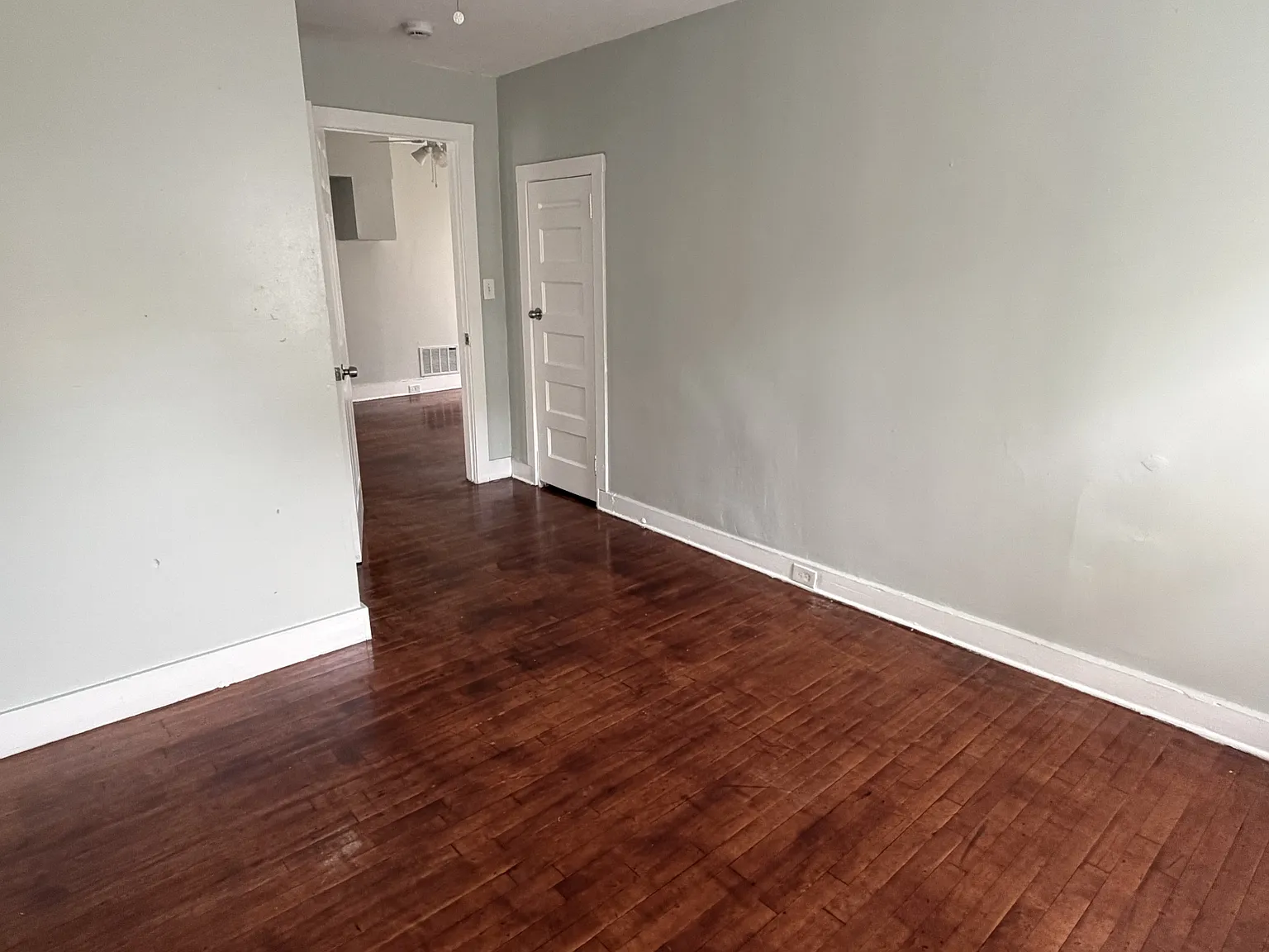 2 bed, 700 sqft, $1,700 — Photo 4