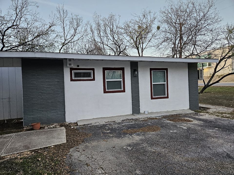 1st image of 102 Honeysuckle Ln