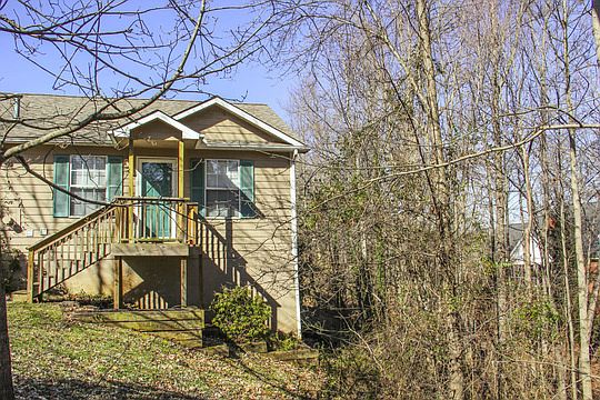 1st image of 700 Shadywood Ln
