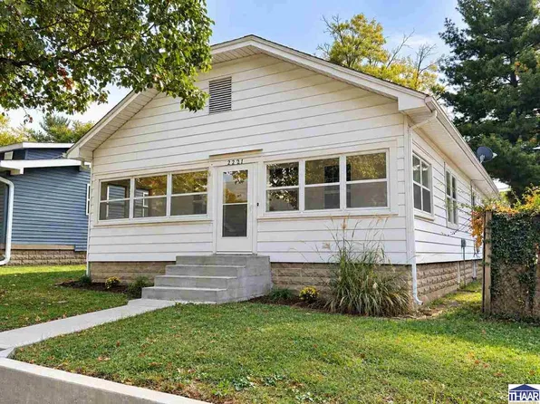 2221 Seabury Ave, Terre Haute, IN 47803
