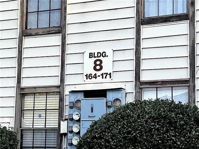 1 bed, 1.0 bath, 800 sqft, $1,050 — Photo 2