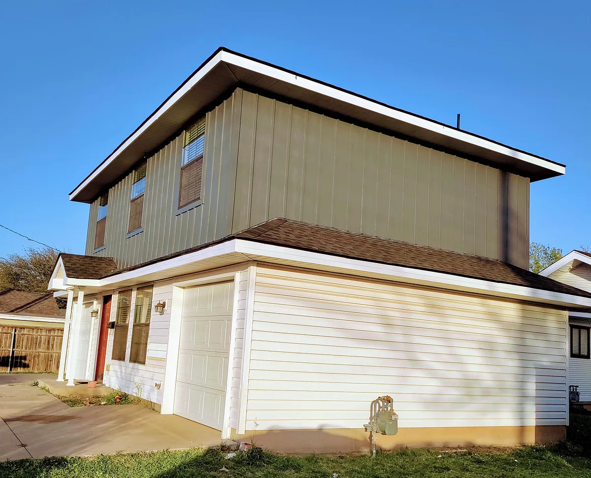 Building Photo - 419 W Comanche St