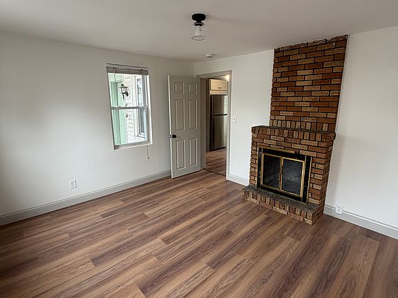 4th image of 118 Butterfield St Unit 1