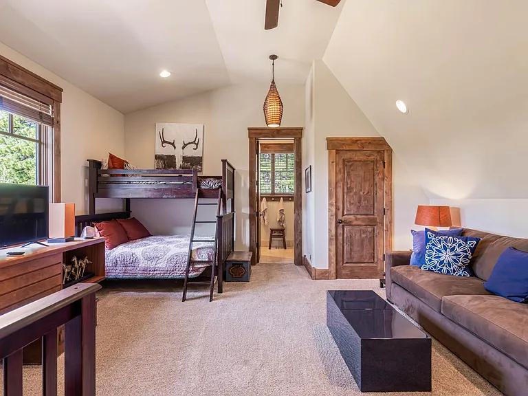 13193 Snowshoe Thompson Cir — Photo 22