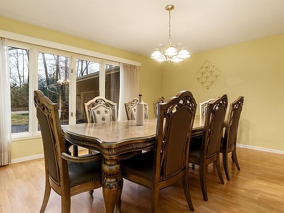 4th image of 1819 Shaw Woods Dr