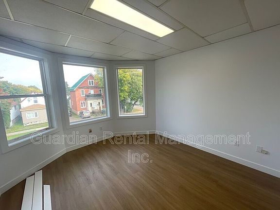 2nd image of 245 McIntyre St APT 2