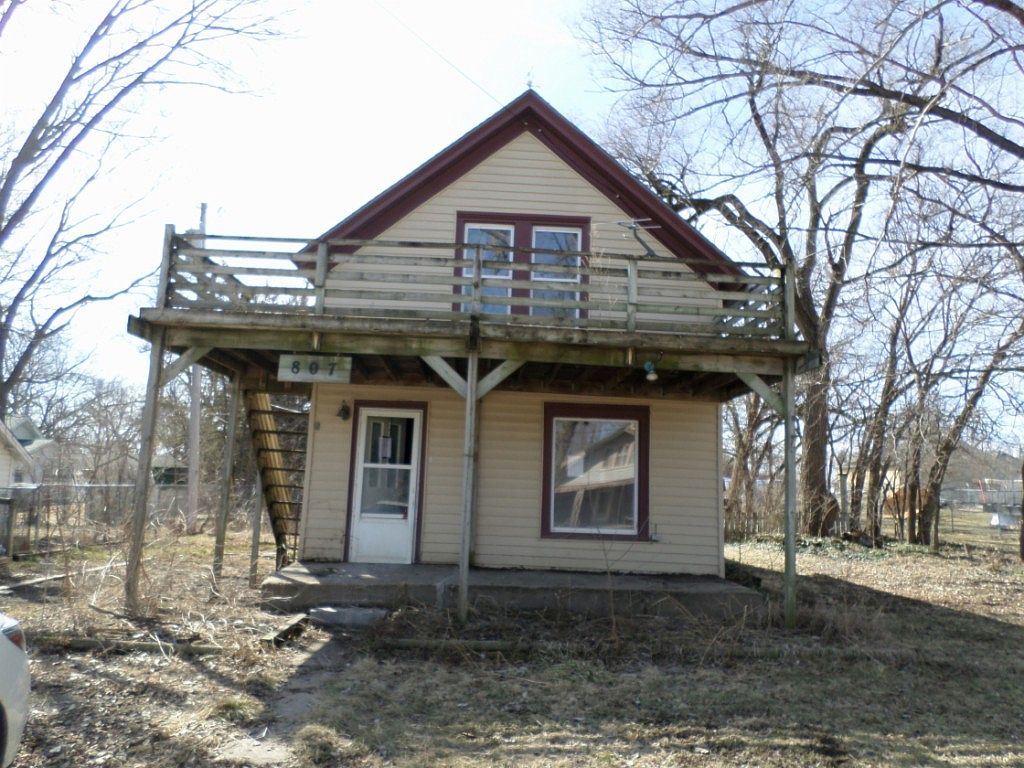 807 Garden St Beatrice NE 68310 Zillow