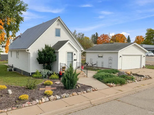 706 Stephenson St, Norway, MI 49870