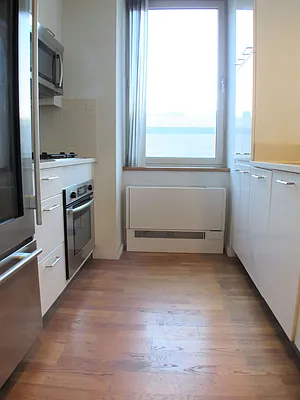 Sold by Manhattan Network Inc. | media 4