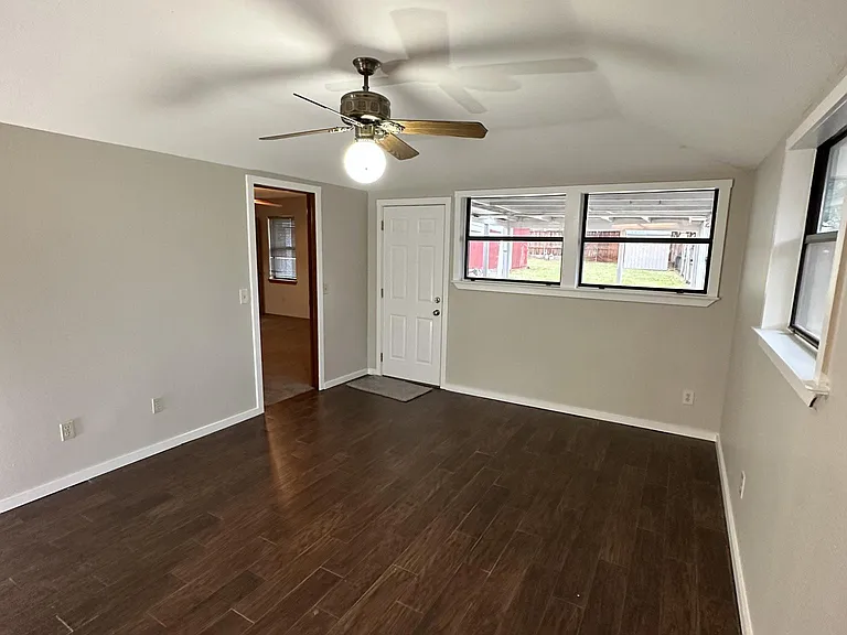 8500 Tiffany Dr — Photo 9