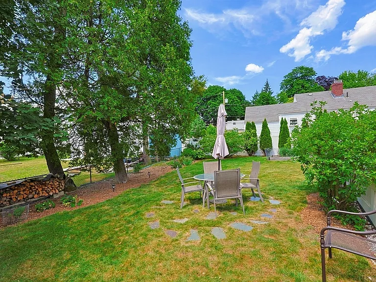 11 Hatfield Rd — Photo 34