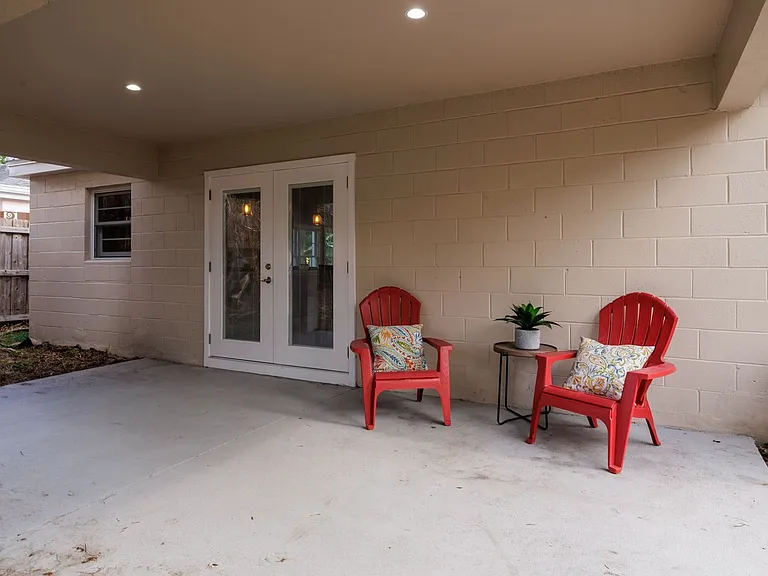1209 E Washington St — Photo 19