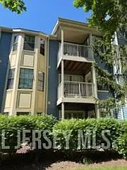 246 Crosspoint Dr — Photo 2