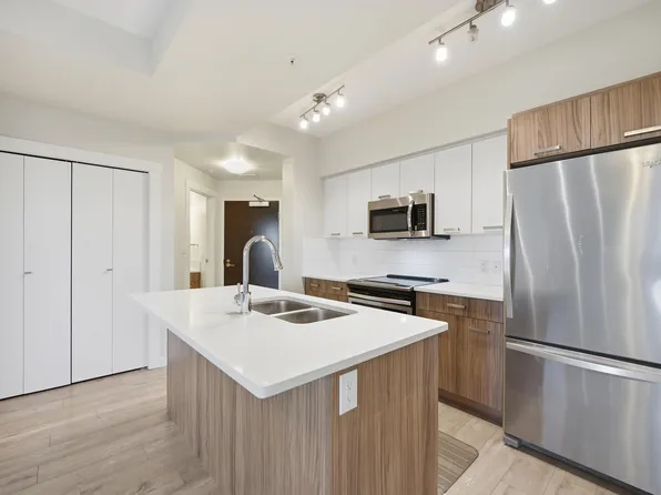 10410 102nd Ave NW #706, Edmonton, AB T5J 0E9